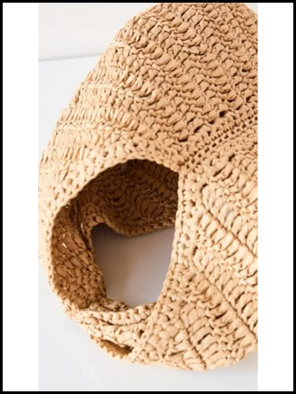 Women's Raffia Hobo Bag with Twisted Handle, Open Top